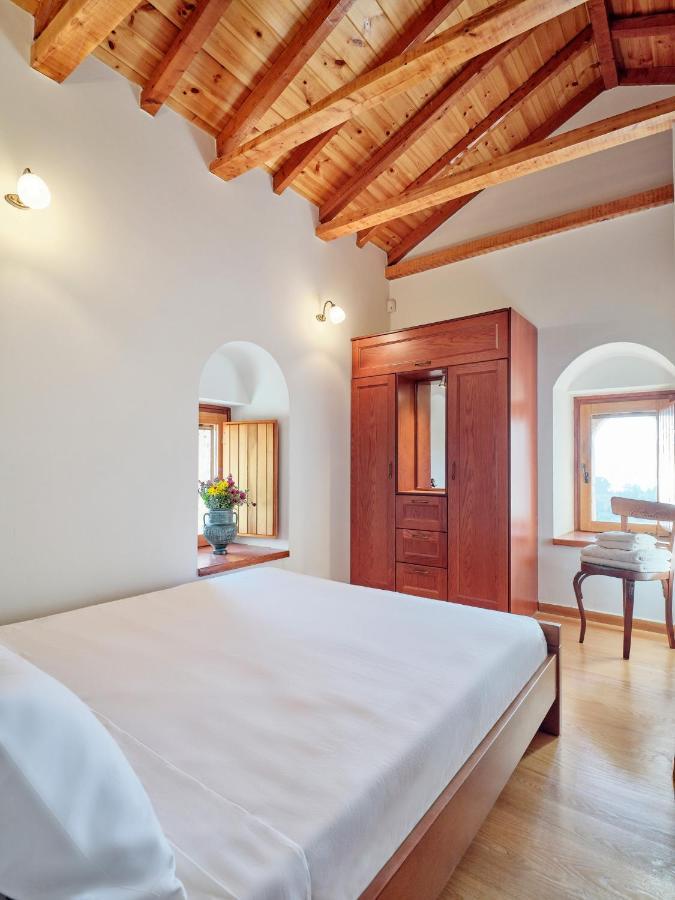 Petreas Castle Villa Kardhamili Exteriör bild