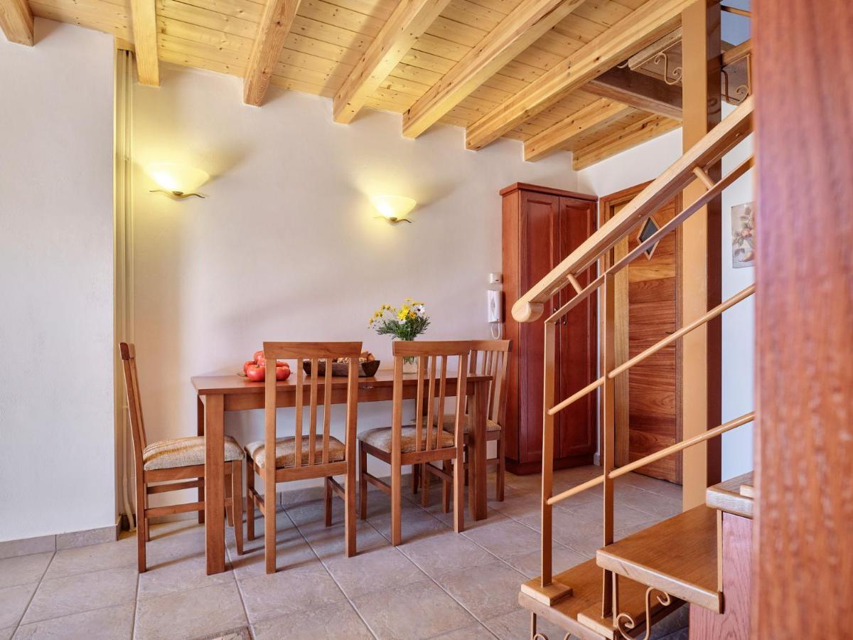 Petreas Castle Villa Kardhamili Exteriör bild